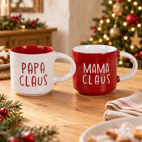 Set 2 tazze Mama Claus e Papa Claus 9 cm – 400 ml – ambientazione natalizia